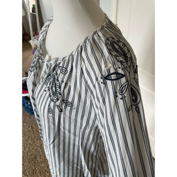 Esprit Embroidered Peasant Top - Picture 3 of 4